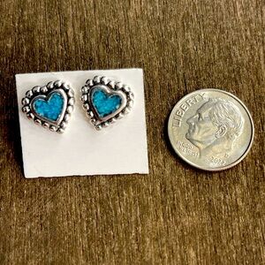 925 Silver heart stud earrings with turquoise shavings * New